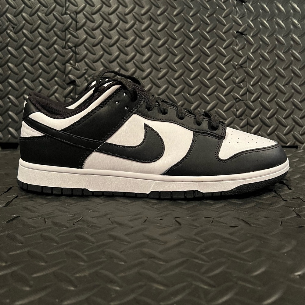 Nike dunk low panda black white size 13 mens